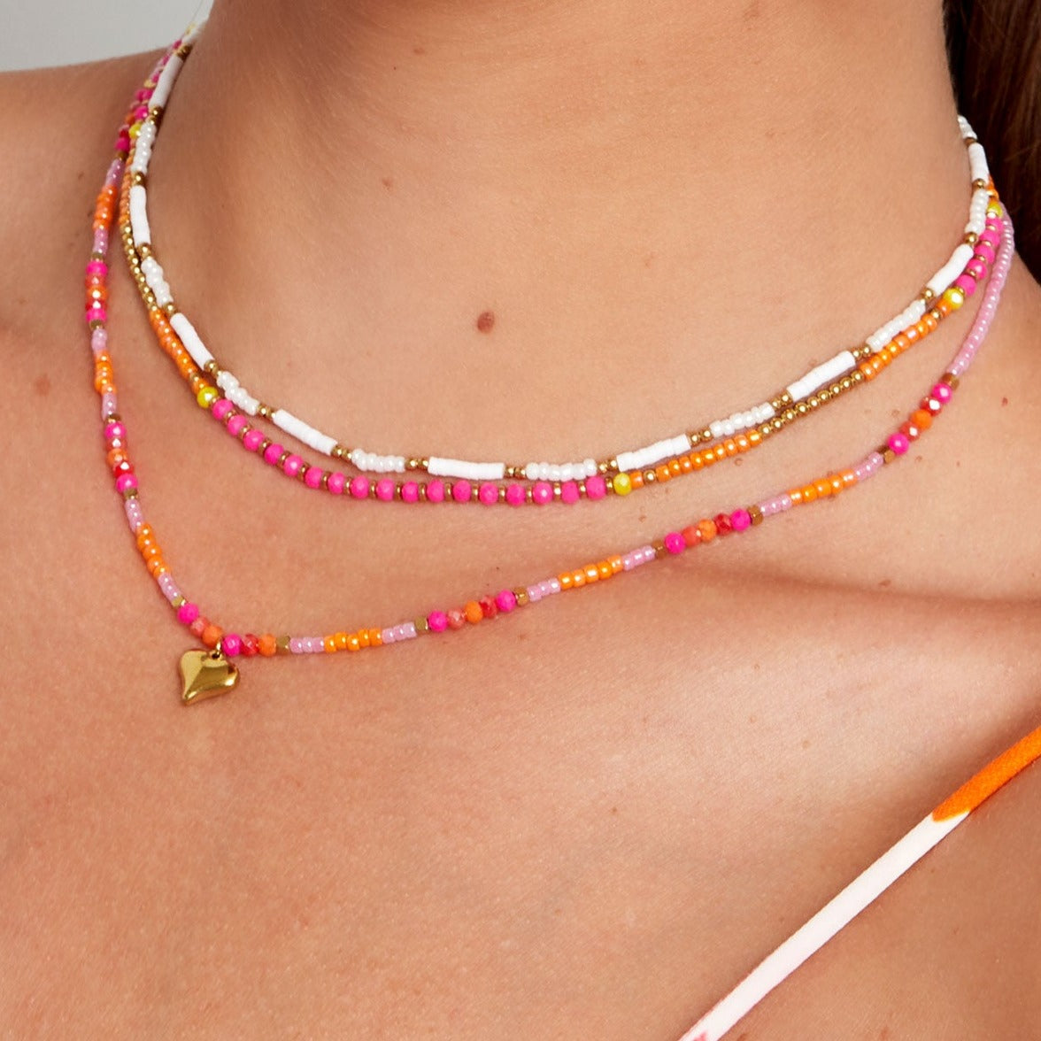 Ketting kleine kleurrijke kraaltjes