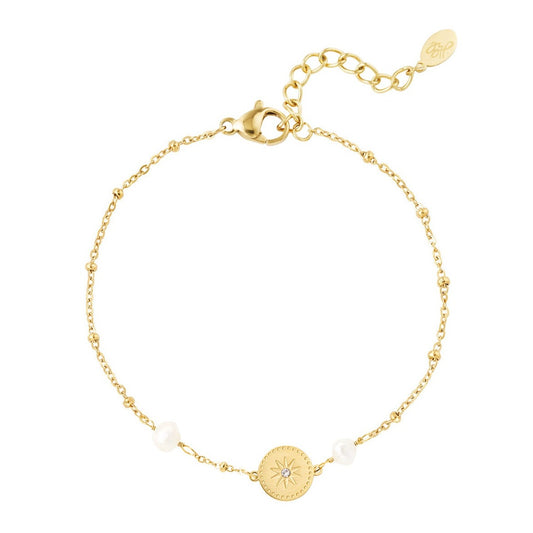 Armband met bedels en parel